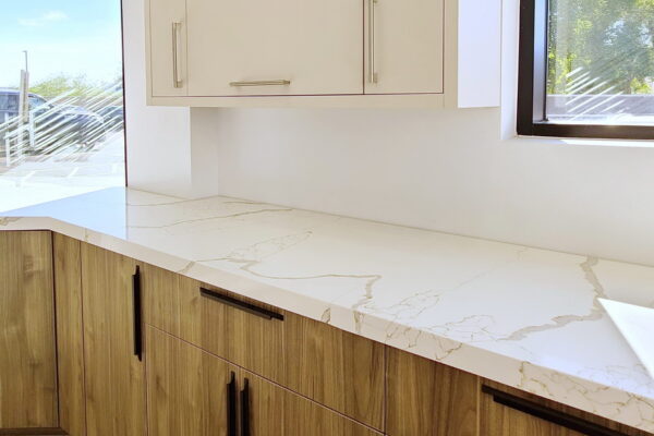 lakelandoakM07-cashmirematte - Miliania Kitchen